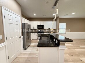 7028 Beauhaven Ct in Jacksonville, FL - Building Photo - Building Photo