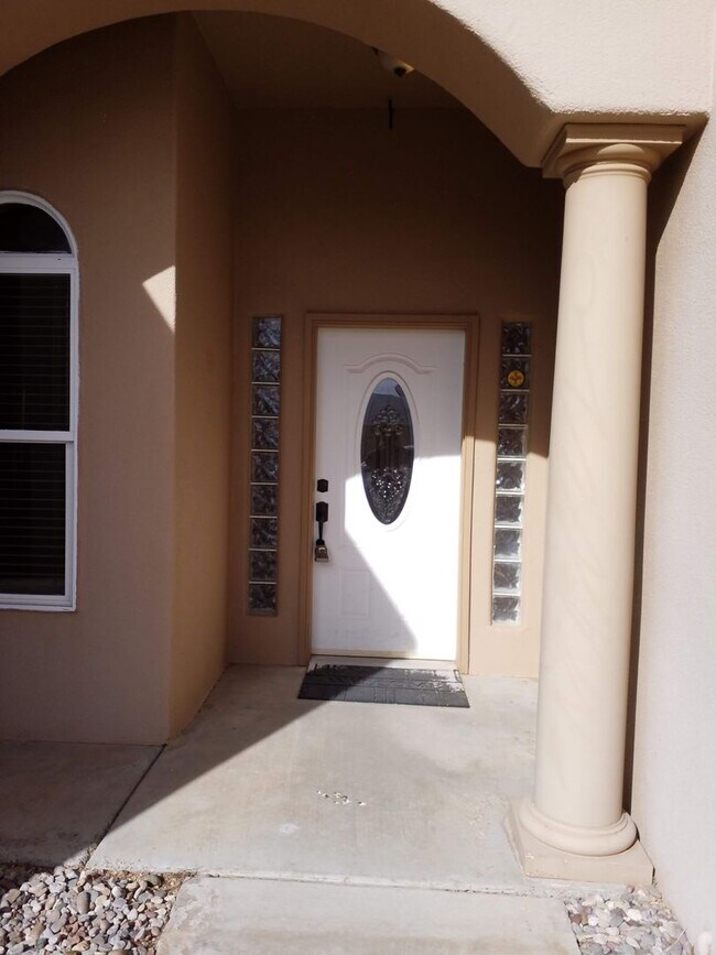 4796 Cll De Nubes in Las Cruces, NM - Foto de edificio - Building Photo