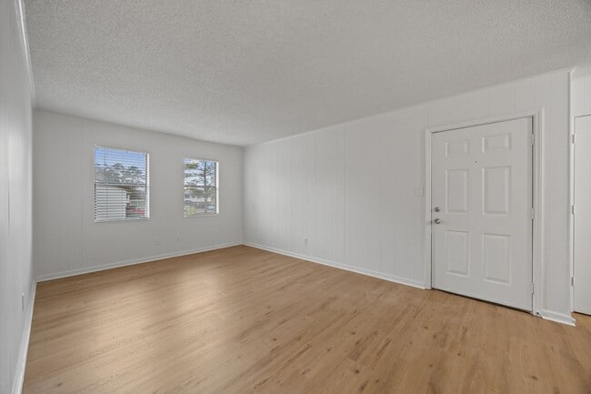 100 Ravenwood Dr in Jacksonville, NC - Building Photo - Building Photo