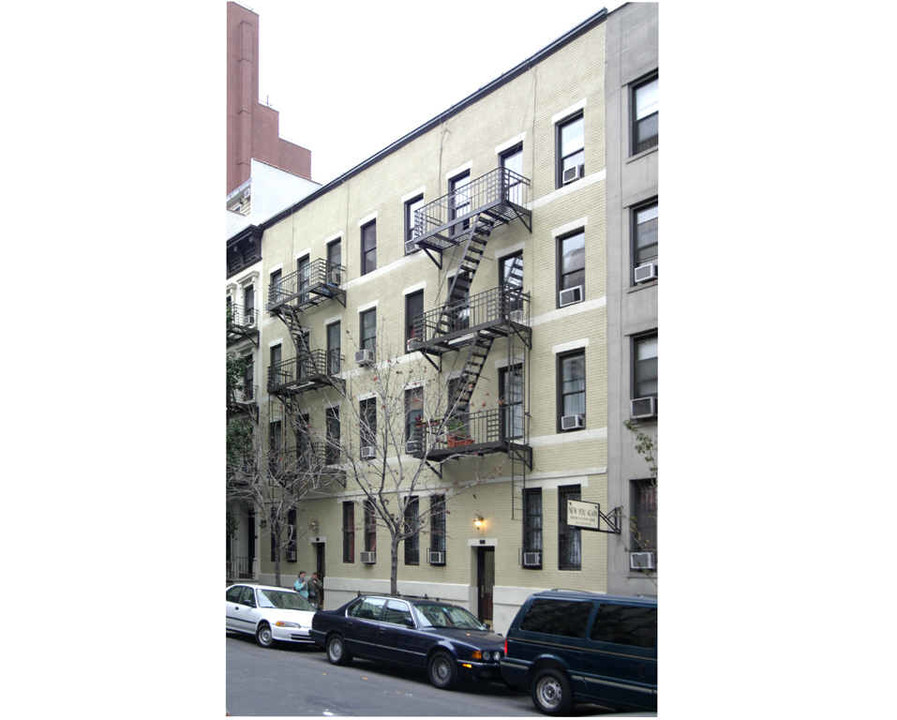 165-167 E 90th St in New York, NY - Building Photo