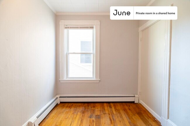 Private bedroom in 3 bed/1 bath Home in Boston, MA - Building Photo - Building Photo