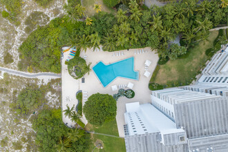 Island House Apartments in Key Biscayne, FL - Building Photo - Building Photo