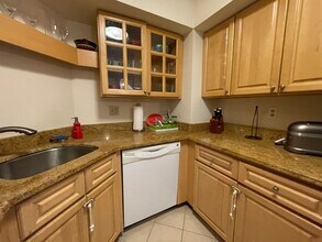 135 Pleasant St, Unit 601 in Brookline, MA - Building Photo - Building Photo