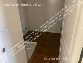 16048 White Mountain Pl in Victorville, CA - Building Photo - Building Photo