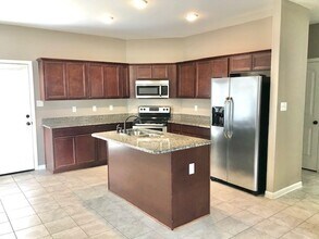 10 Green Hills Dr in Oakland, TN - Building Photo - Building Photo