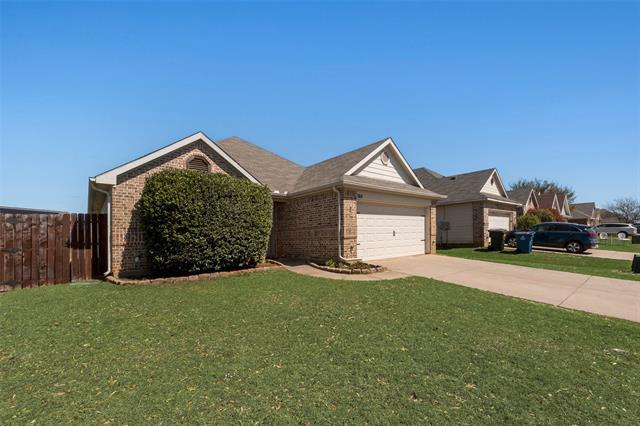 746 Countryside Dr in Aubrey, TX - Building Photo - Building Photo