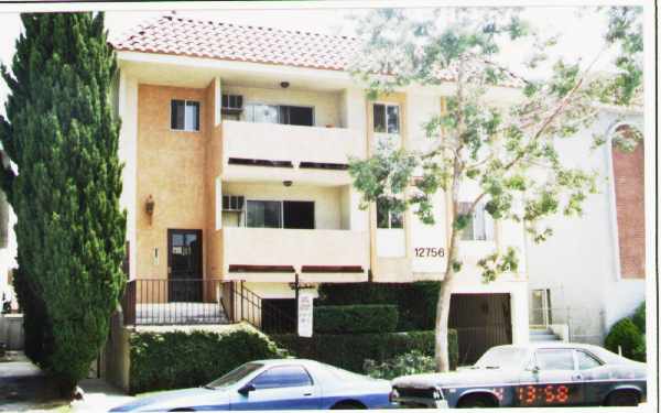 Caswell Apartments in Los Angeles, CA - Building Photo