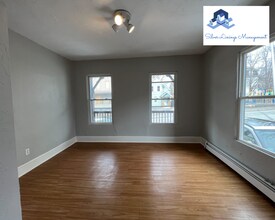 127 Austin St in Worcester, MA - Building Photo - Building Photo