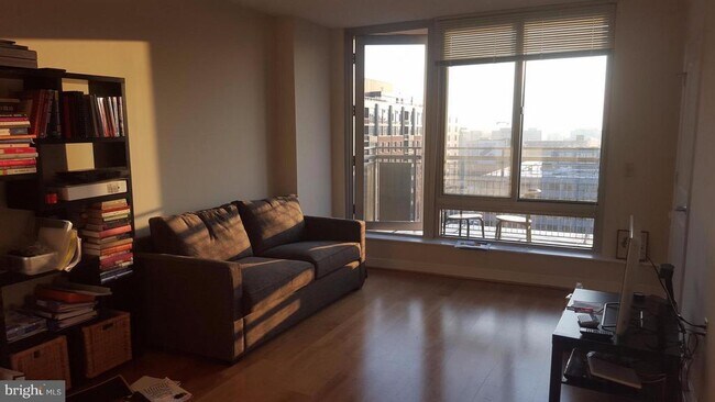555 Massachusetts Ave NW in Washington, DC - Building Photo - Building Photo
