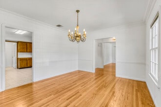 10536 Whipple St in Toluca Lake, CA - Building Photo - Building Photo