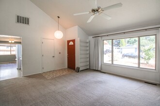 5563 Ross Ct SE in Salem, OR - Building Photo - Building Photo
