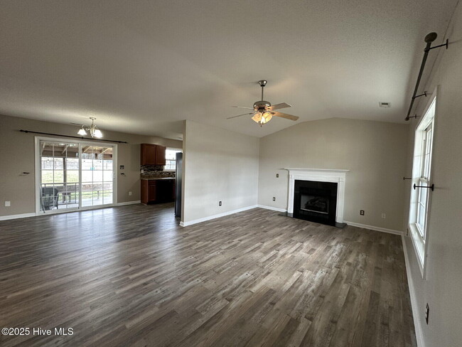 303 Shadyrock Path in Richlands, NC - Building Photo - Building Photo