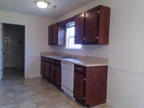 2235 Rosecran Cir in La Vergne, TN - Foto de edificio - Building Photo