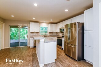 901 Pearly Ridge Ln in Lakeland, FL - Building Photo - Building Photo