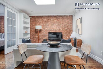 7 E 75th St in New York, NY - Building Photo - Building Photo