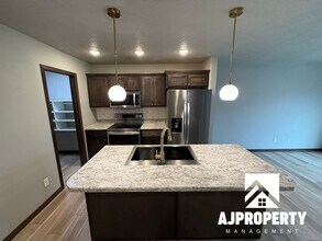 6516 W 6th Pl. in Sioux Falls, SD - Building Photo - Building Photo