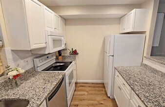 3333 Ramblewood Ct in Sarasota, FL - Building Photo - Building Photo