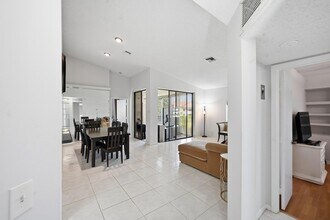 5395 Firenze Dr, Unit K in Boynton Beach, FL - Foto de edificio - Building Photo