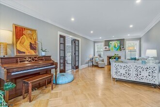 43 Ardsley Rd in Montclair, NJ - Building Photo - Building Photo