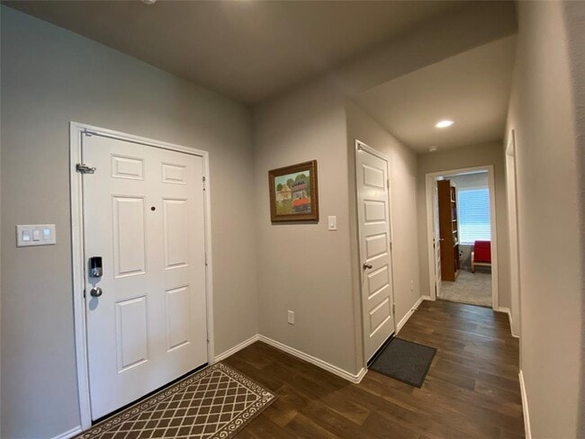 3935 Country Club Dr in Baytown, TX - Building Photo - Building Photo