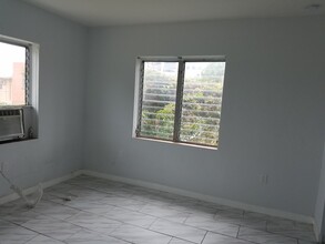 610 SW 7th Ave in Miami, FL - Building Photo - Building Photo