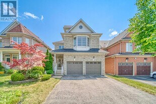 77 Weatherill Rd in Markham, ON - Building Photo