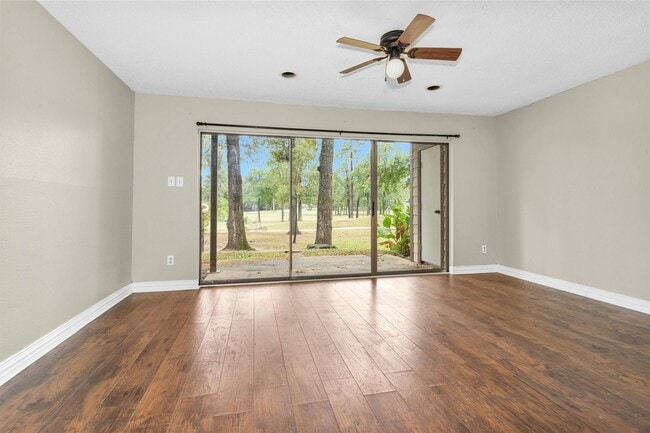 12900 Walden Rd in Montgomery, TX - Building Photo - Building Photo