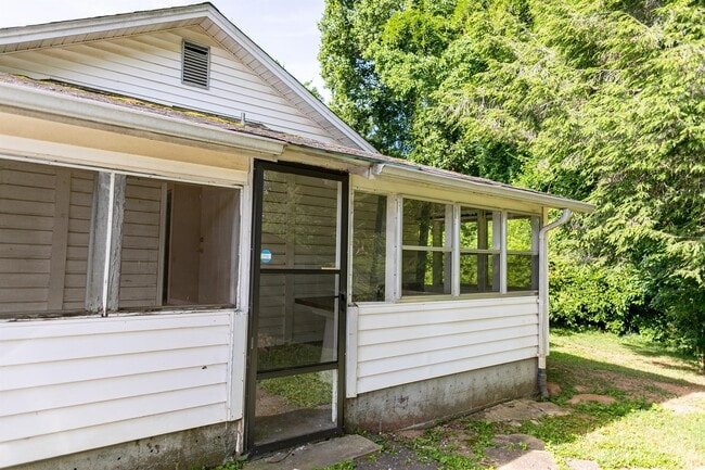 115 E Parker Rd in Morganton, NC - Building Photo - Building Photo