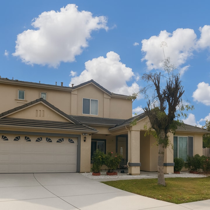 851 N Hartnell Pl in Hanford, CA - Building Photo