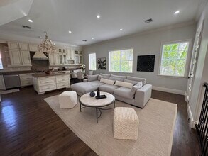 3703 Washington Rd in West Palm Beach, FL - Building Photo - Building Photo