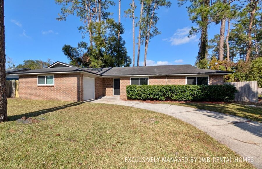 5163 Broken Arrow Dr N in Jacksonville, FL - Building Photo