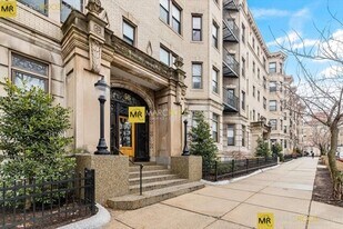 56 Charlesgate E, Unit 145 in Boston, MA - Building Photo