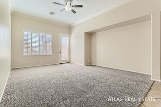 8125 Chimney Bluff St in North Las Vegas, NV - Building Photo - Building Photo