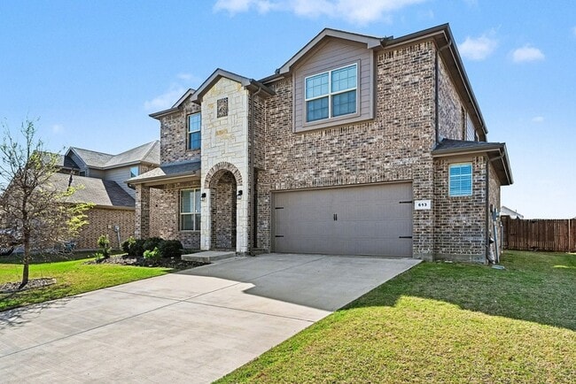 613 Dunster Ln in Saginaw, TX - Foto de edificio - Building Photo