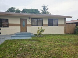 4004 SW 20th St in West Park, FL - Building Photo