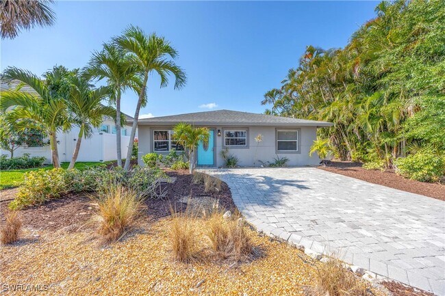 property at 736 94th Ave N