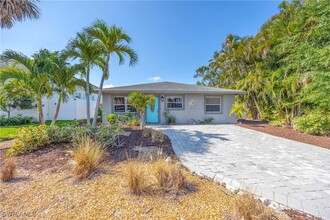 736 94th Ave N in Naples, FL - Building Photo - Building Photo