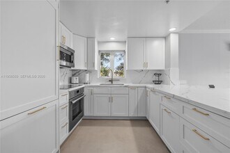 300 Euclid Ave in Miami Beach, FL - Building Photo - Building Photo