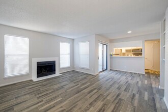 Serafina at South Mountain in Phoenix, AZ - Foto de edificio - Interior Photo
