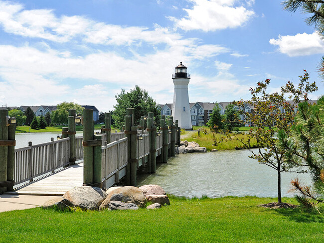 The Harbours Apartments in Clinton Township, MI - Building Photo - Building Photo