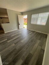 2561 Edwin Ave in Akron, OH - Building Photo - Building Photo