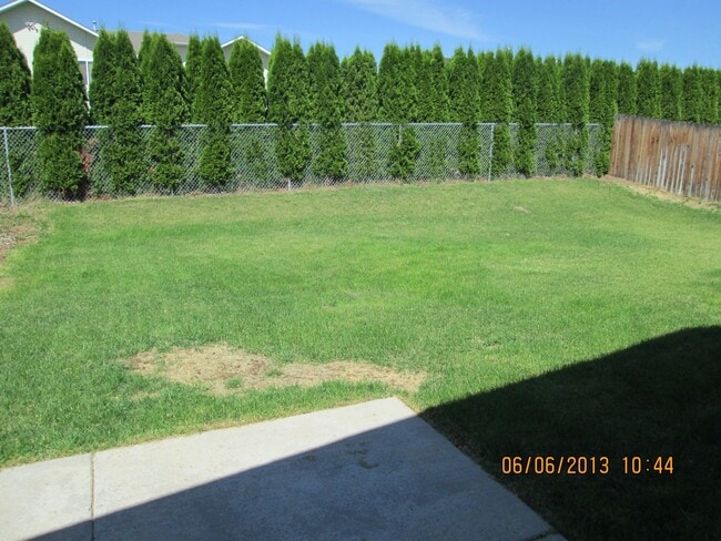 204 S 90th Ave in Yakima, WA - Building Photo - Building Photo