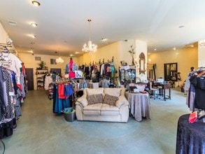 2514 N Halsted St in Chicago, IL - Building Photo - Interior Photo