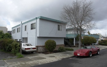 4343 Essex St in Emeryville, CA - Building Photo - Building Photo