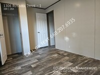 1306 Russell Dr photo'