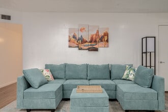 9870 E Celeste Dr in Tucson, AZ - Building Photo - Building Photo