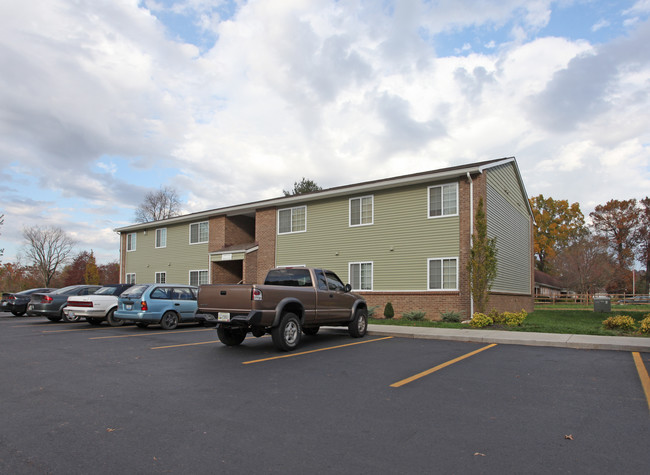 Fredericksburg Apartments in Warsaw, KY - Foto de edificio - Building Photo