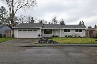 19260 SW Vista St in Aloha, OR - Building Photo