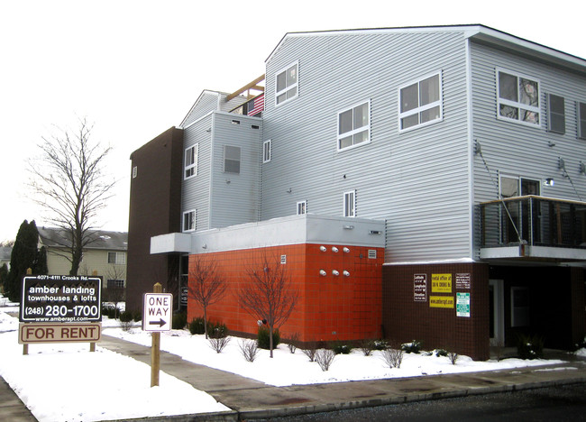 Amber Landing Townhouses and Lofts in Royal Oak, MI - Building Photo - Building Photo