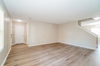 2563 Bristlecone Ln in Grove City, OH - Foto de edificio - Building Photo